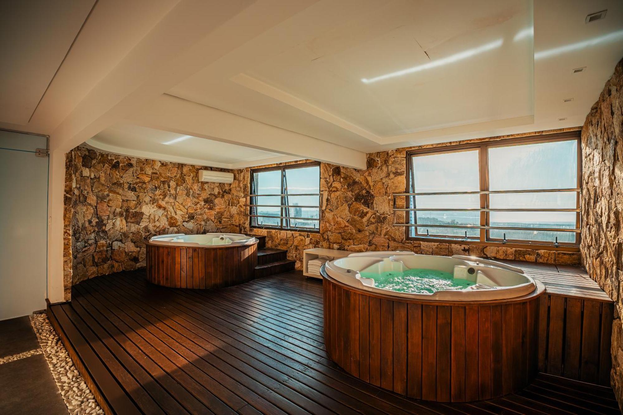 Hotel Laghetto Bento Бенту-Гонсалвіс Екстер'єр фото